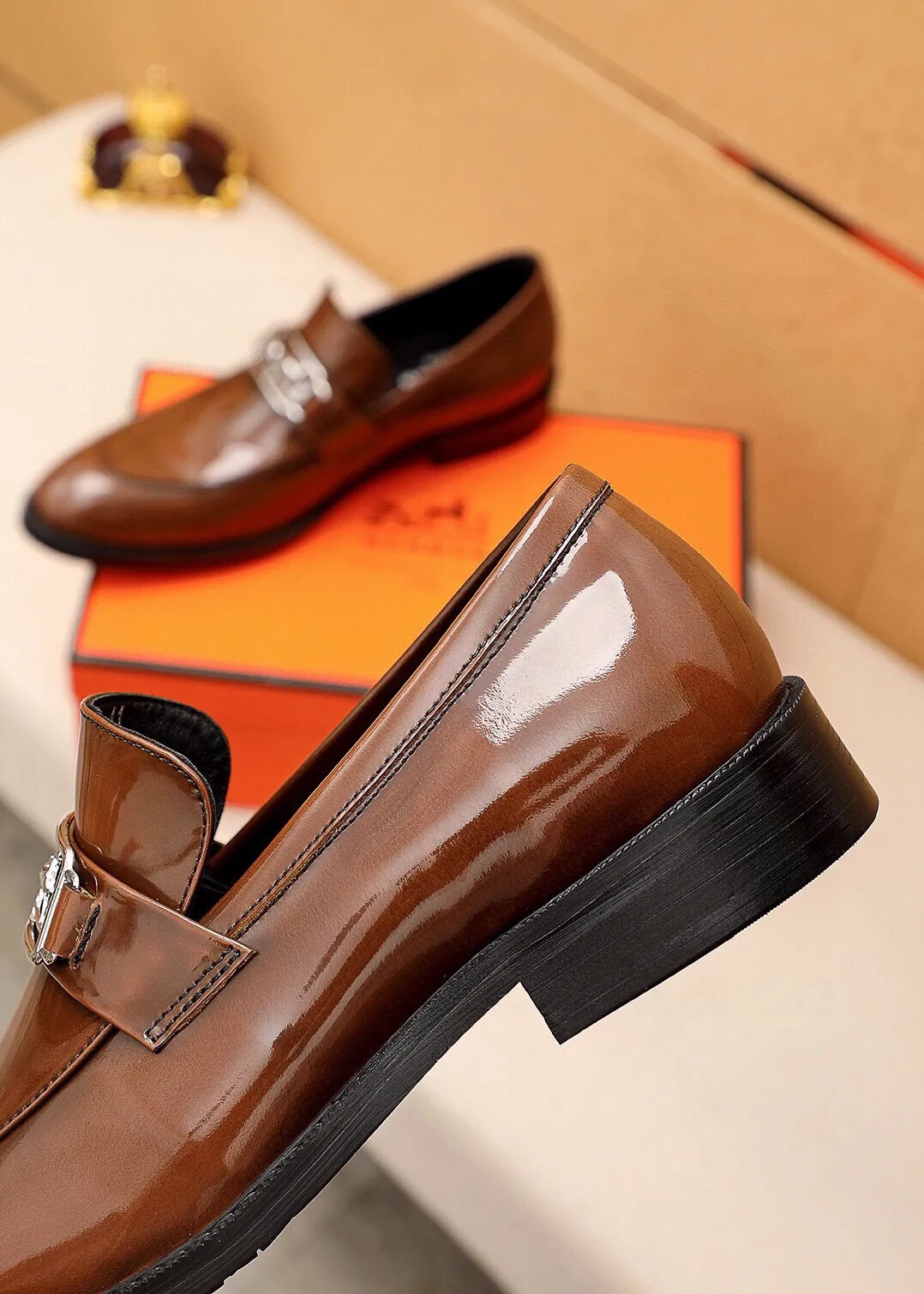 Men's shoes 💰480 💐 Product trademark: HERMES "Hermès" casual leather shoes Regular size: 38-44 (45🉑️customized) Product materials: Selected imported first-layer open-edge beaded cowhide upper + classic hardware buckle, imported water-dyed 🐂 cowhide lining. Strong three-dimensional visual effect, non-slip and wear-resistant combination outsole Color: 2⃣️colors available